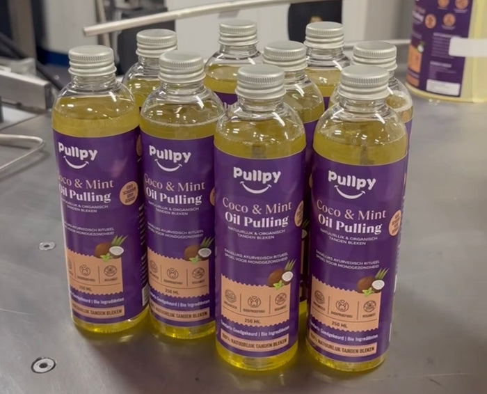 Ambiance de production FR (hygiénique, artisanal).